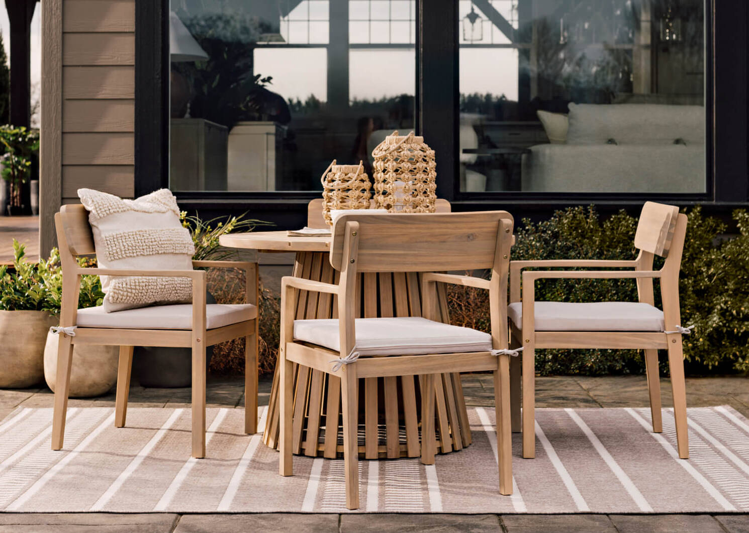 Cabrie Dining Chair w/Cushion -Natural