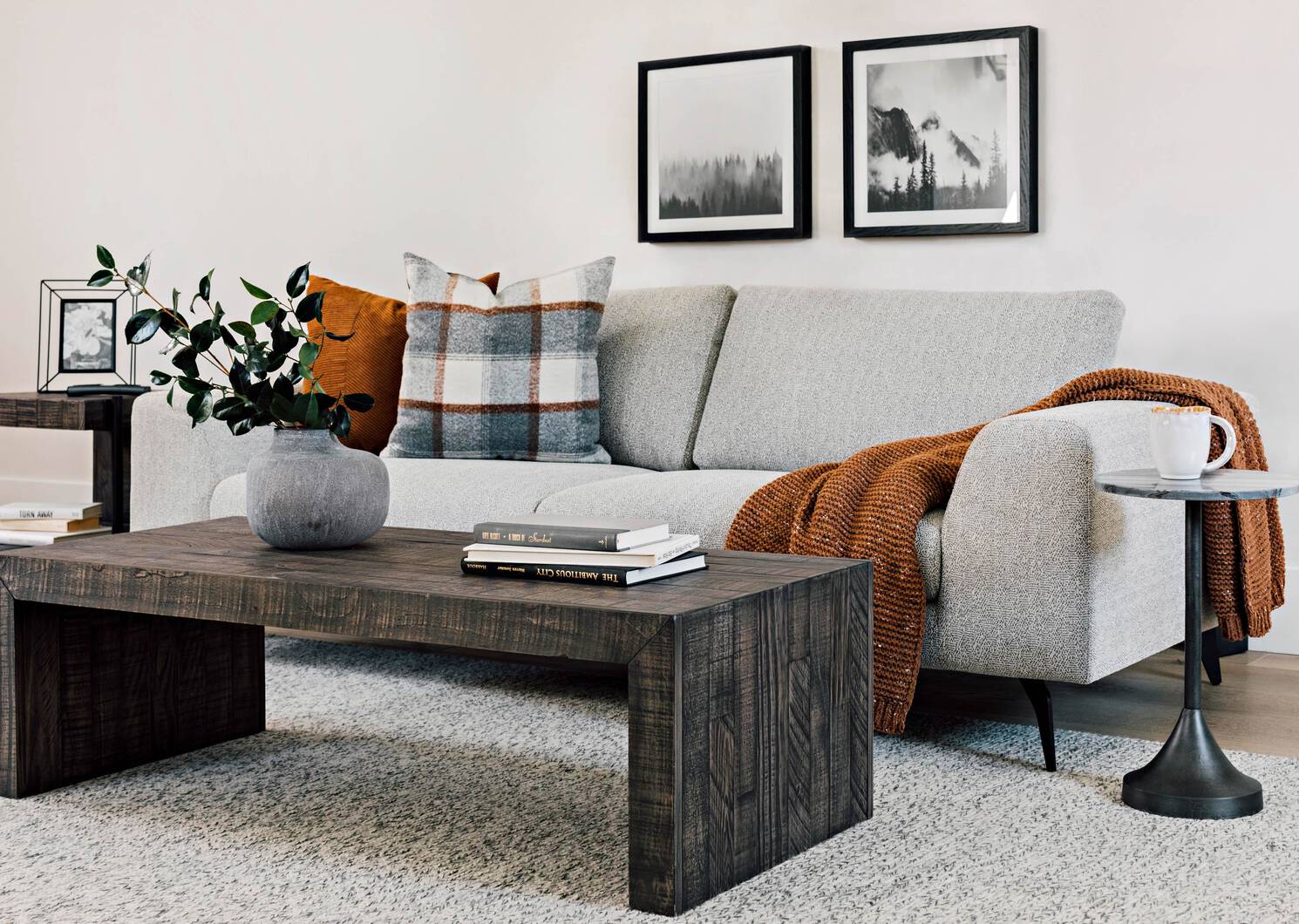 Altamira Sofa -Mina Dove