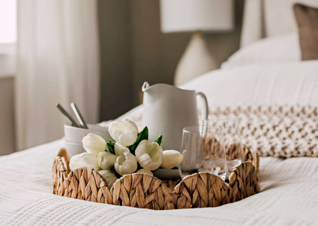 Agnes Tulip Bunch White