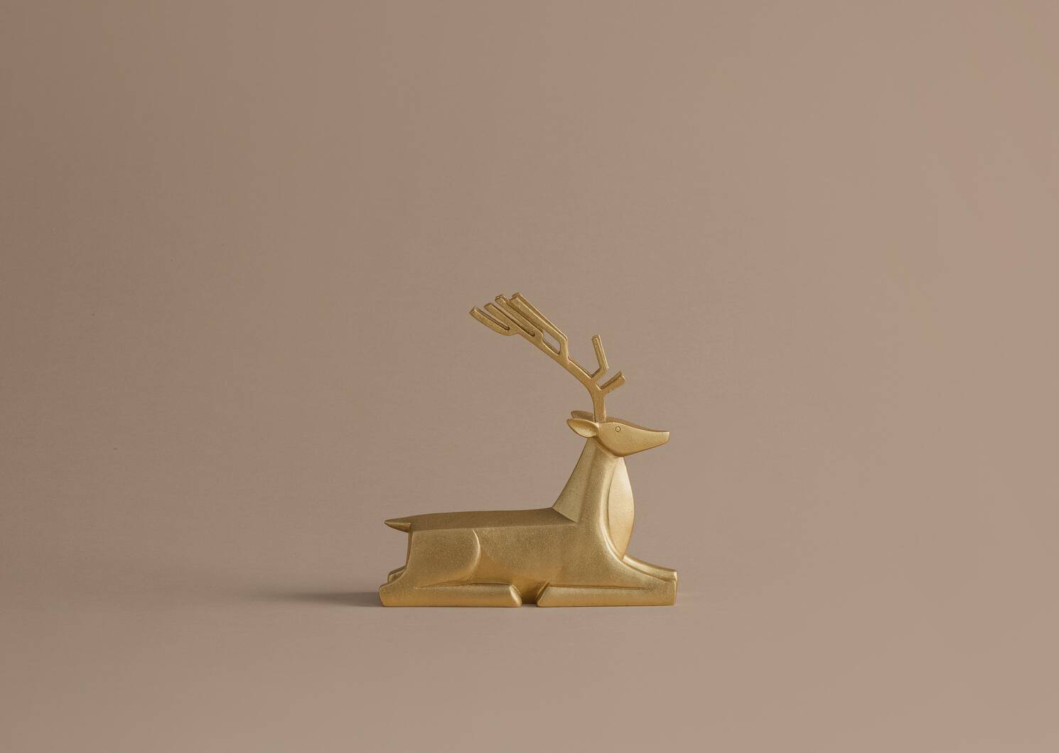 Ferne Deer Sitting