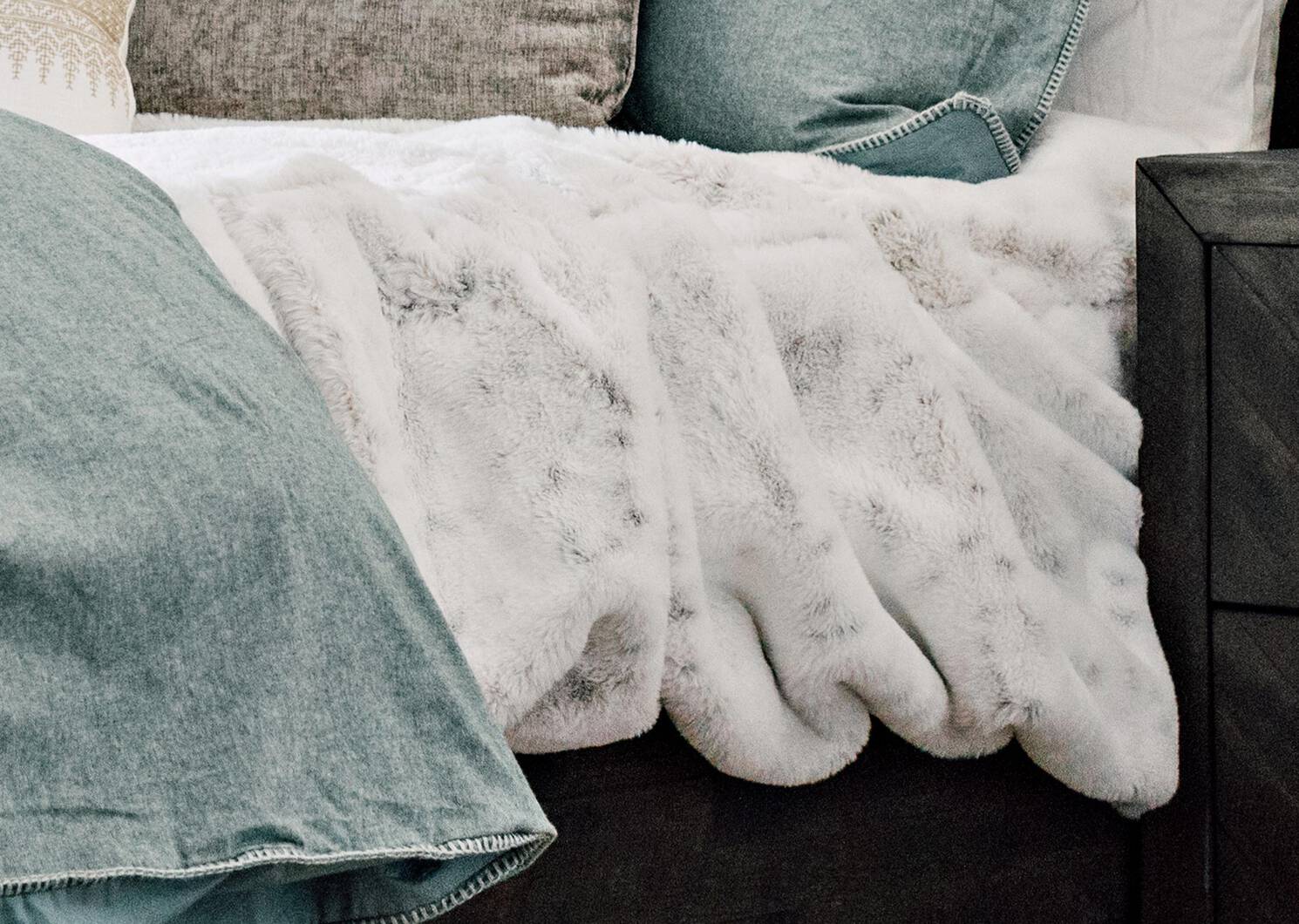 Alpine Faux Fur Bedspreads - Snow Leopard