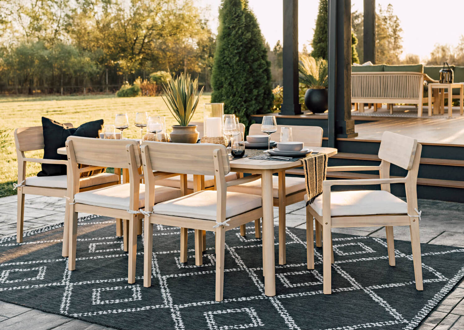 Loreto Outdoor Rug 94x126 Black/White