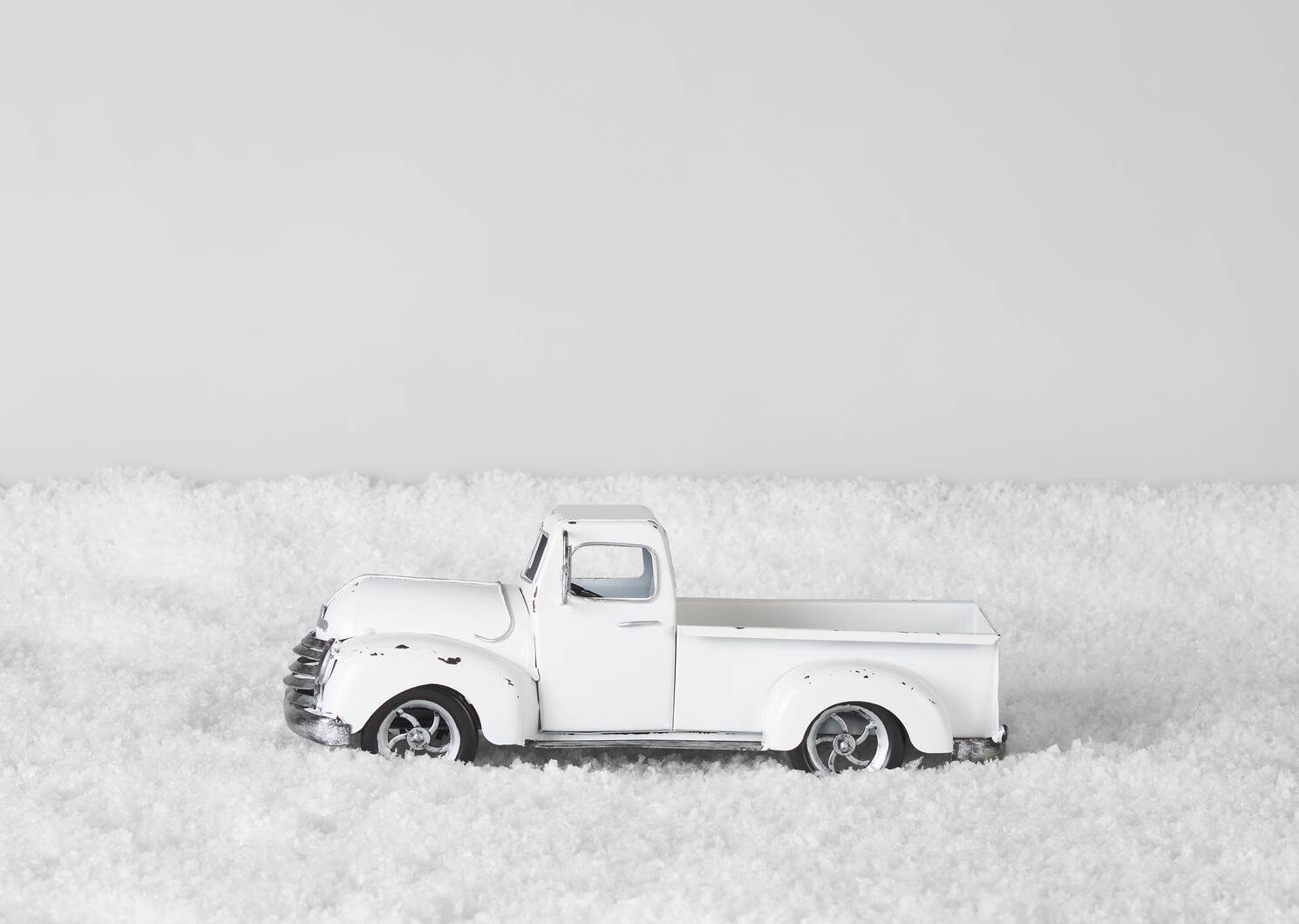 Abner Truck Decor White
