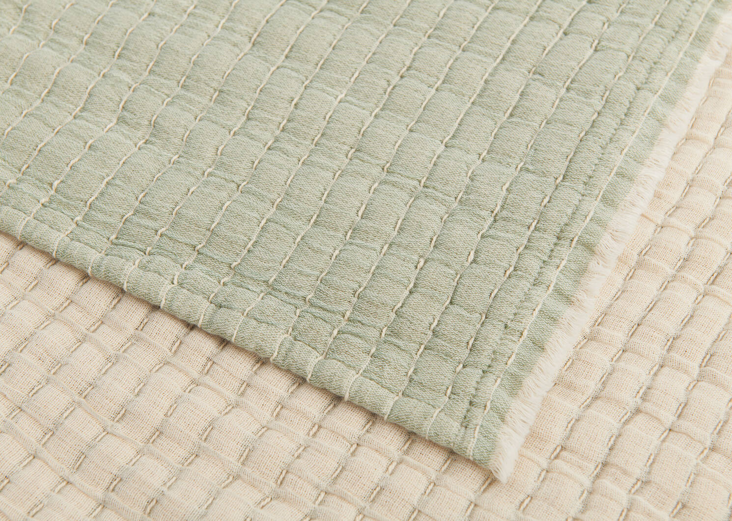 Crestview Cotton Throw Mist
