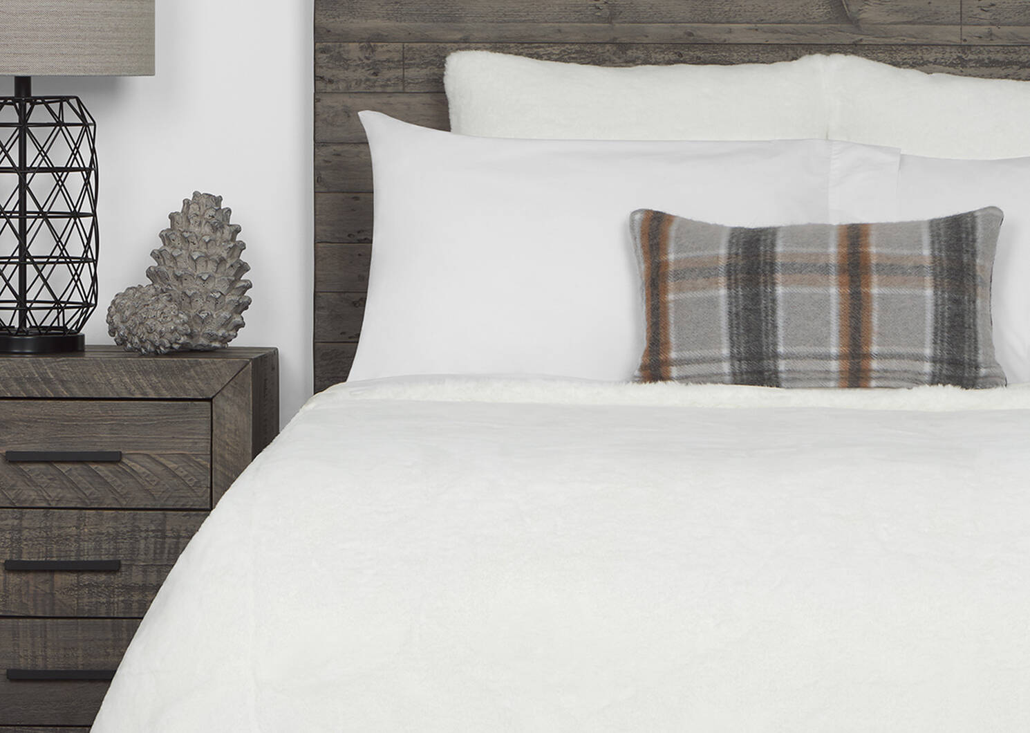 Flora Faux Fur Bedspread King White