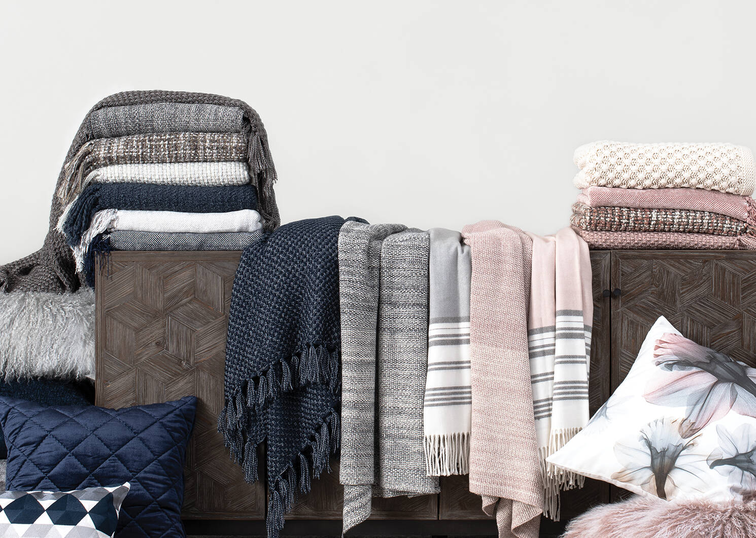 Betina Throw Steel/Pebble