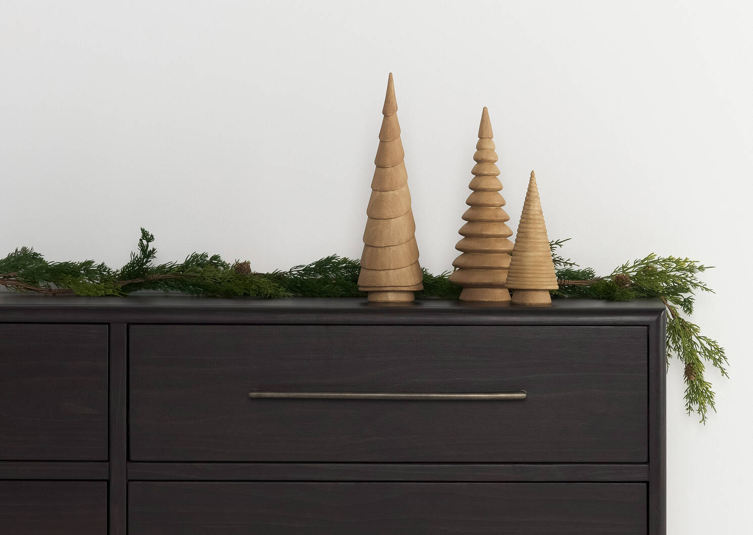 Irah Pinecone Garland Natural