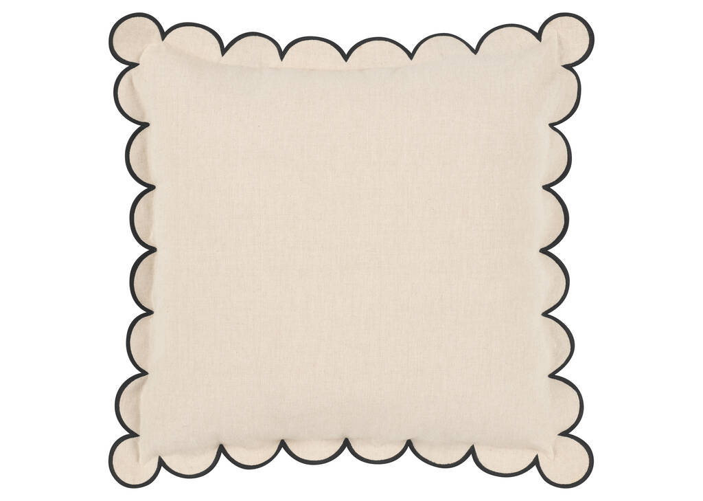 Lark Scalloped Edge Pillow 20x20 Nat/Blk