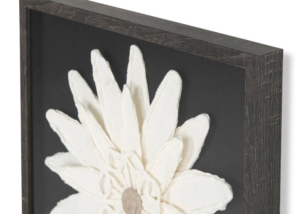Daisy Paper Flower Wall Accent