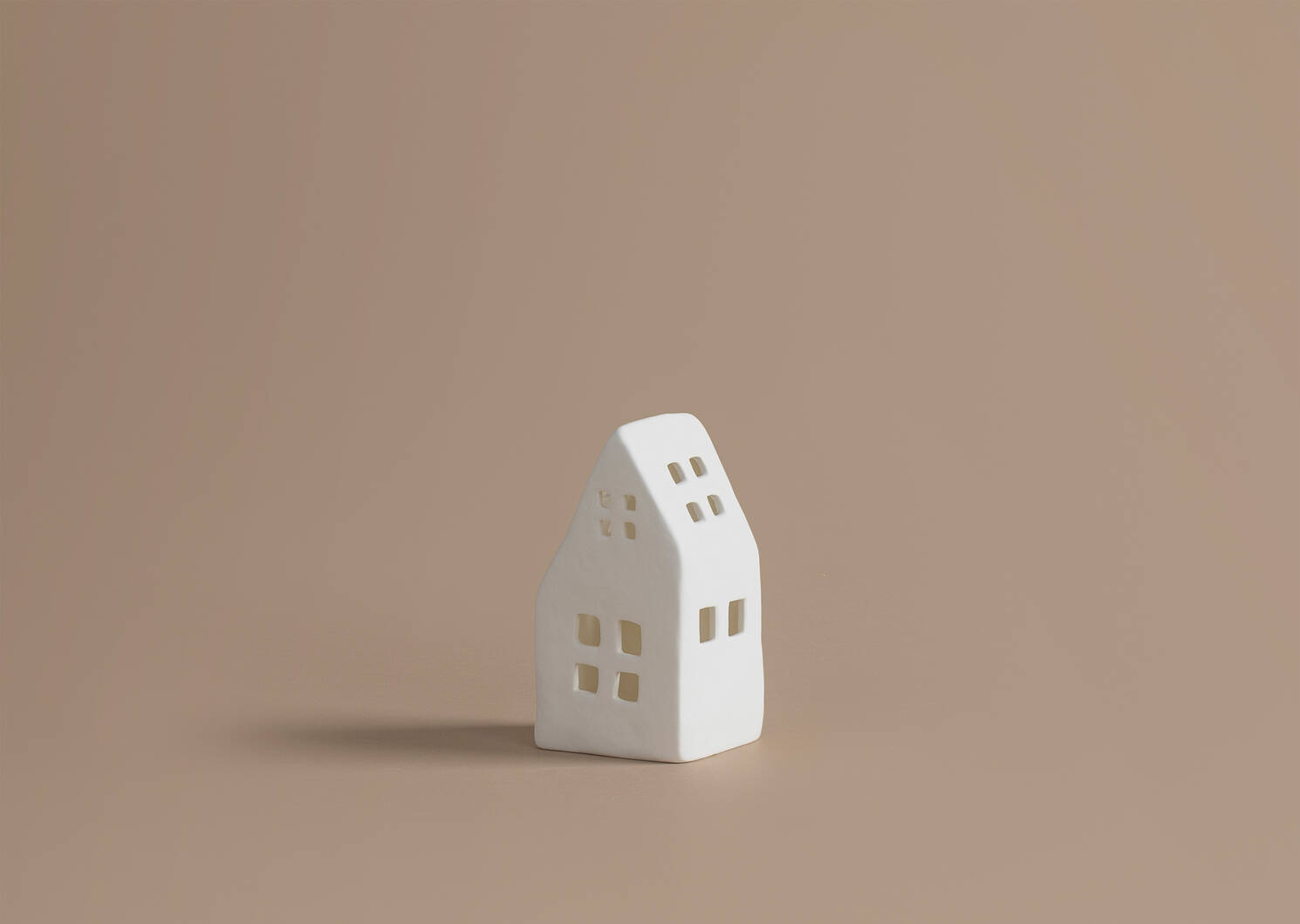 Bowen LED House Medium