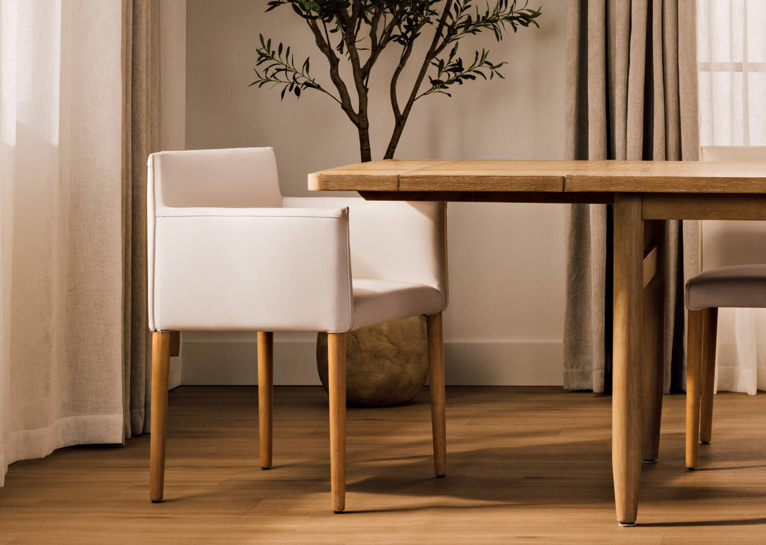 Barclay Ext Dining Table -Graton Chai
