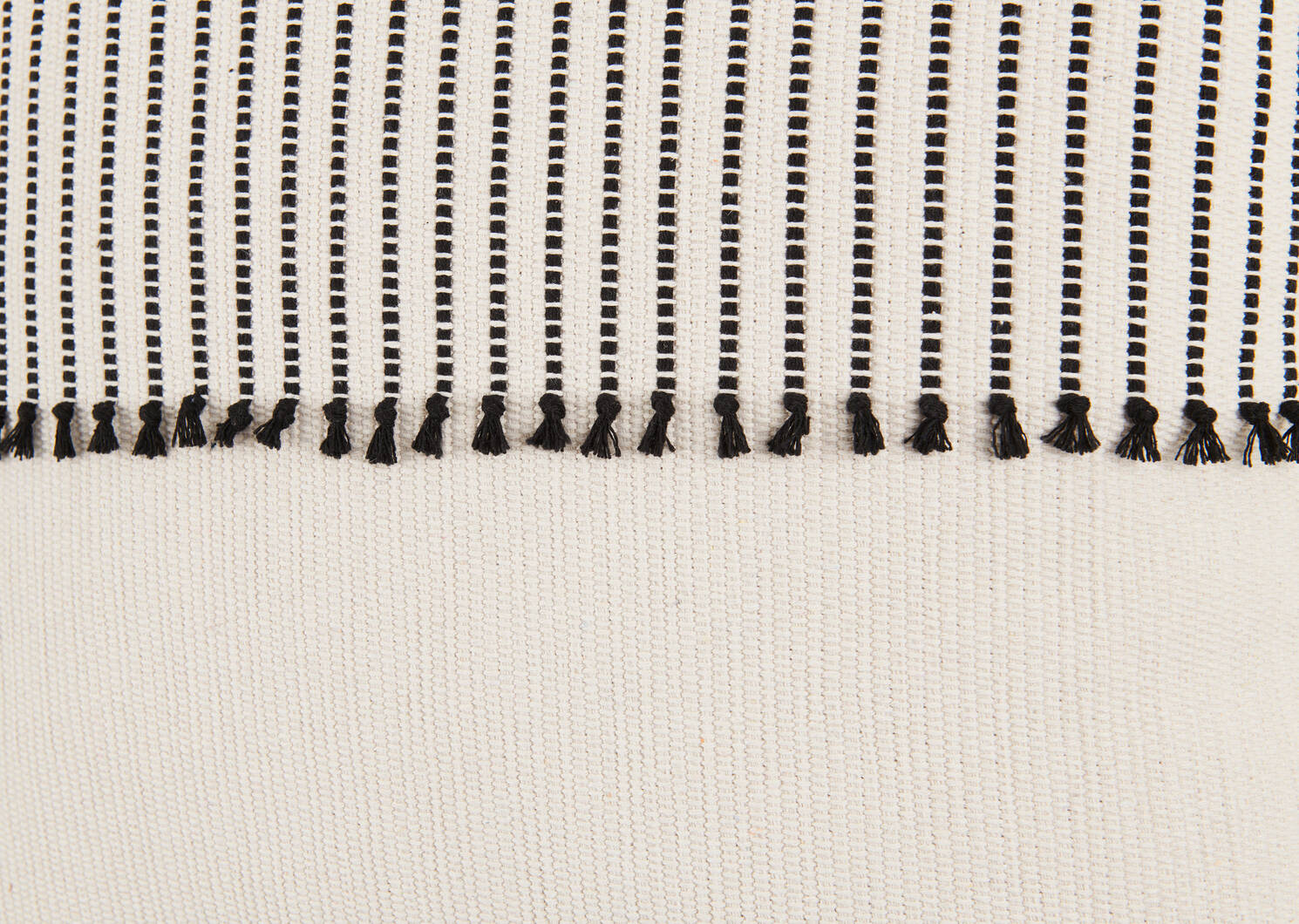 Veneta Pillow 20x20 Natural/Black