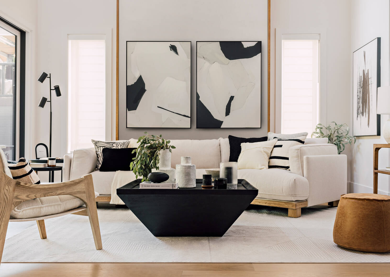 Reya Pillow 20x20 Ivory/Black