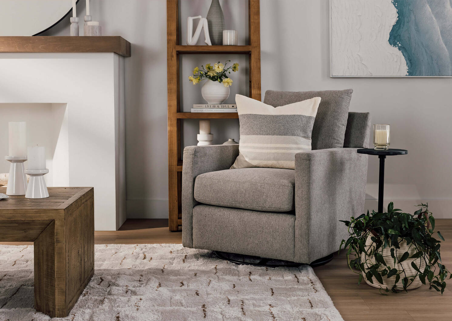 Fauteuil pivotant Sadie -Liam colombe