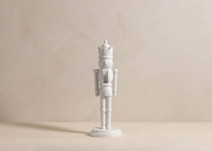 Nutcracker King Statue White
