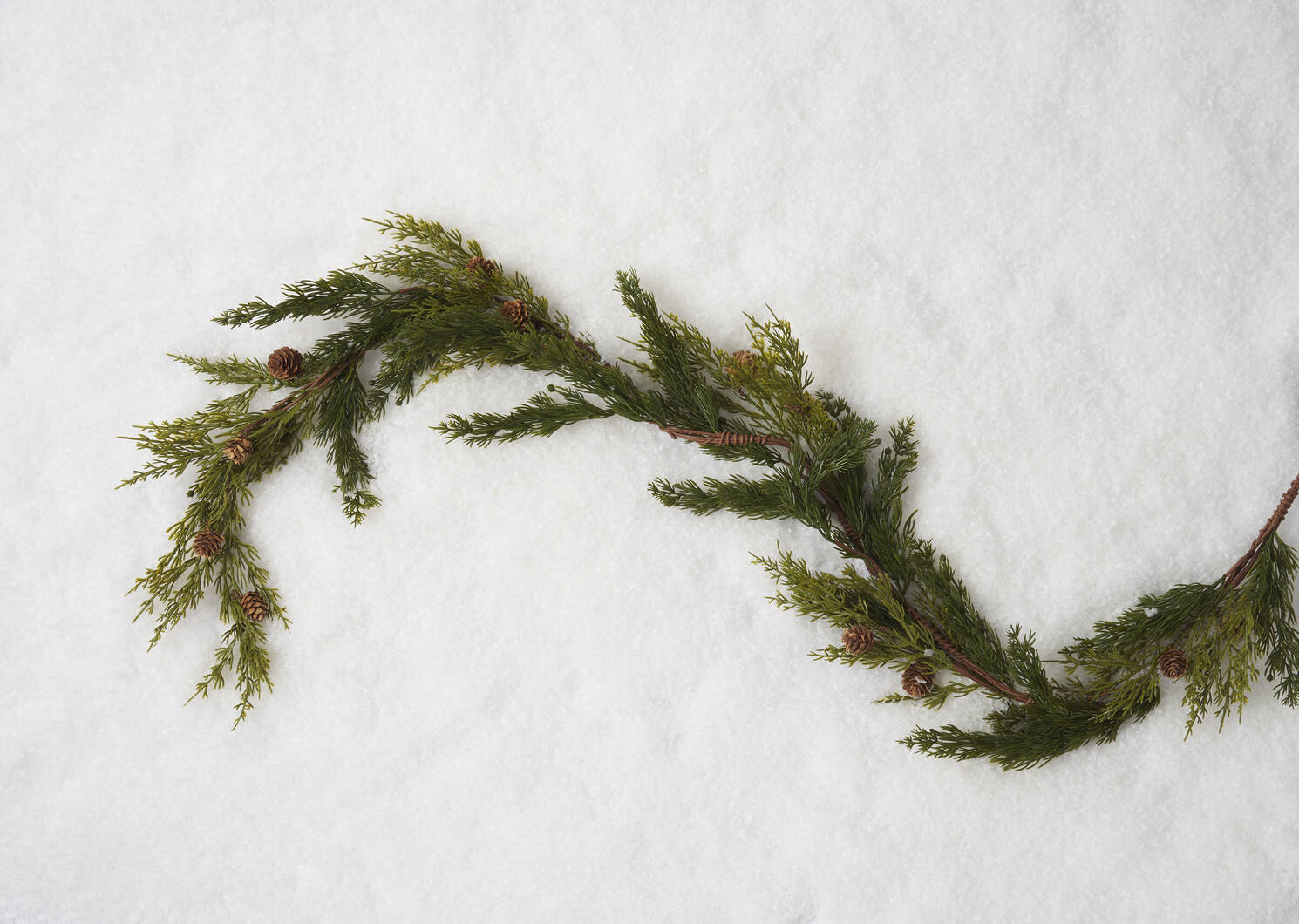 Irah Pinecone Garland Natural