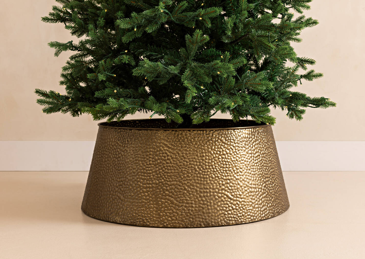 Heath Tree Collar Ant Brass