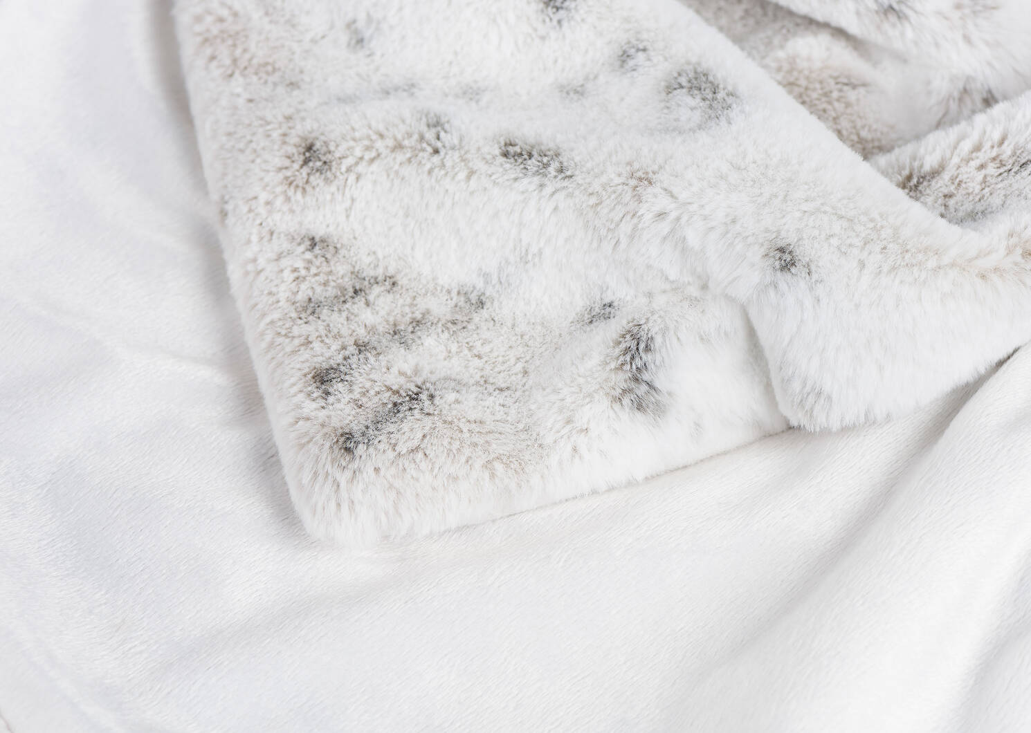 Alpine Faux Fur Throw Snow Leopard