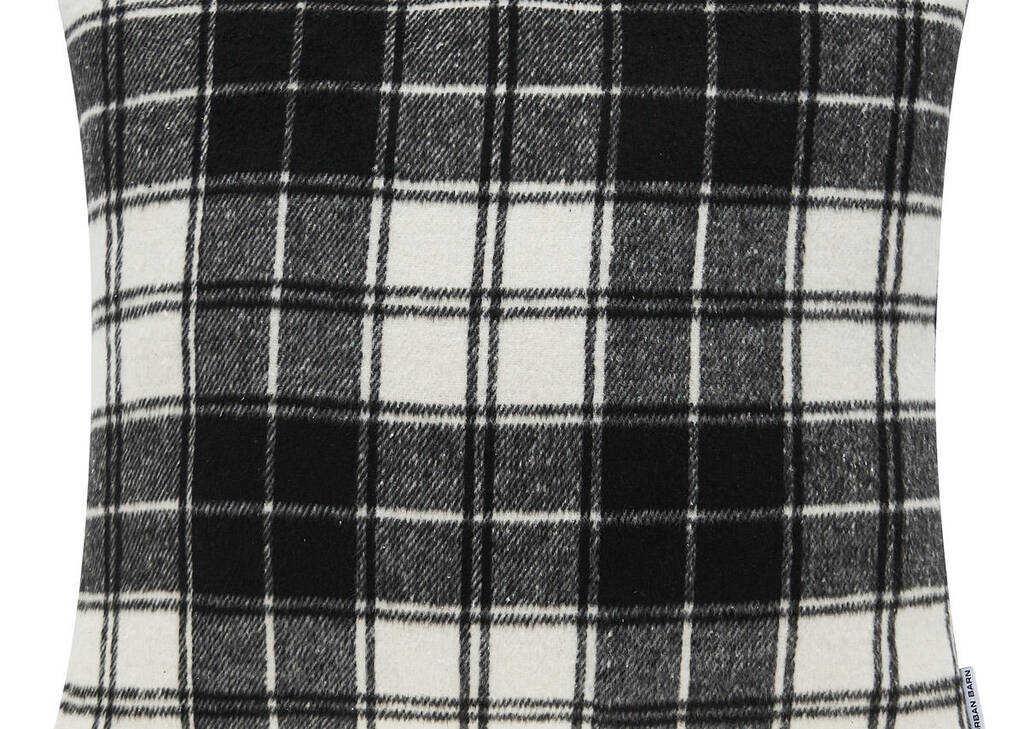 Chalet Plaid Toss 20x20 Black/White