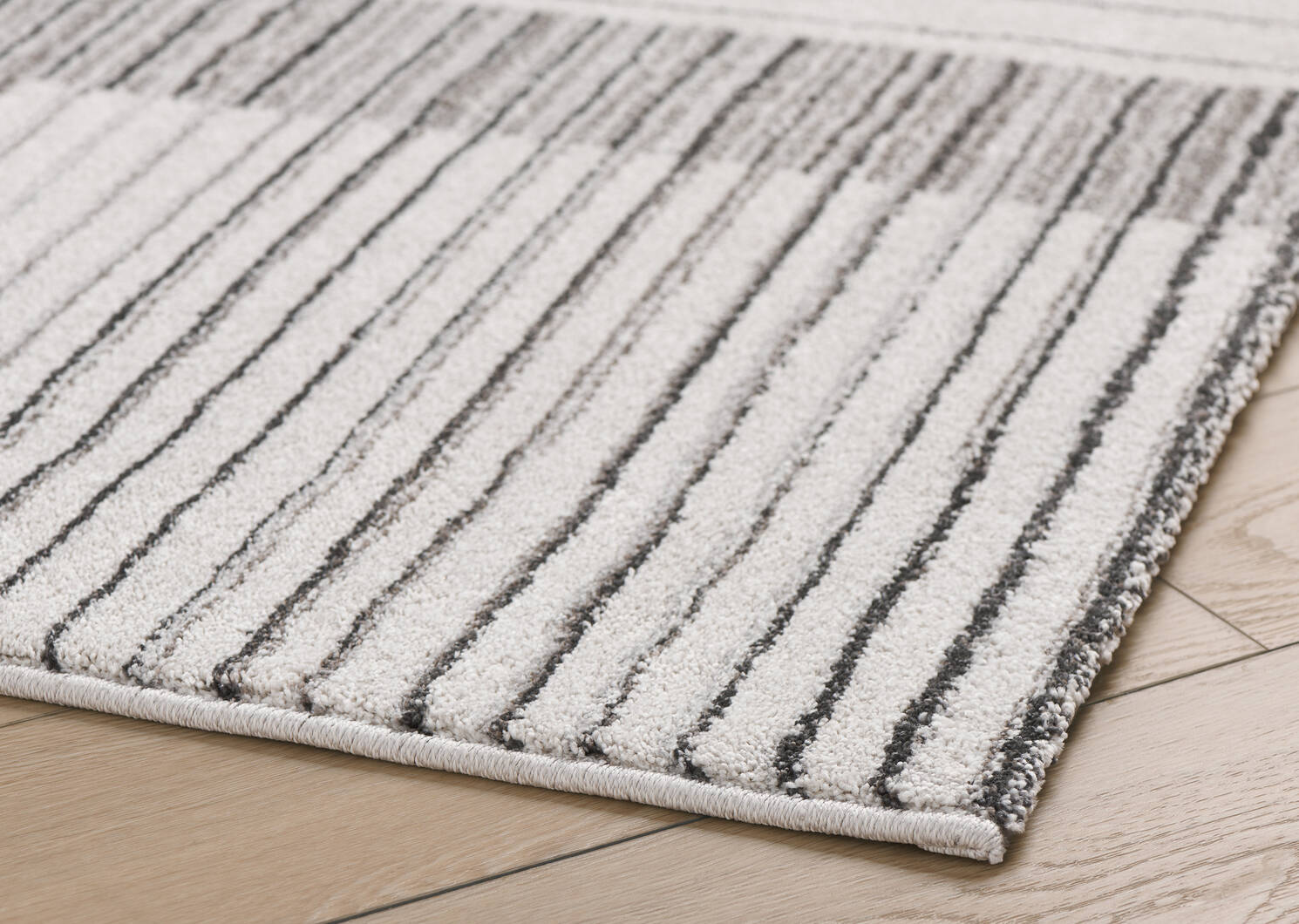 Isaac Rug 94x134 Ivory/Grey