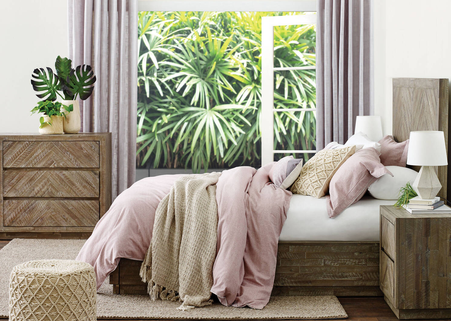 Carly Macrame Pouf
