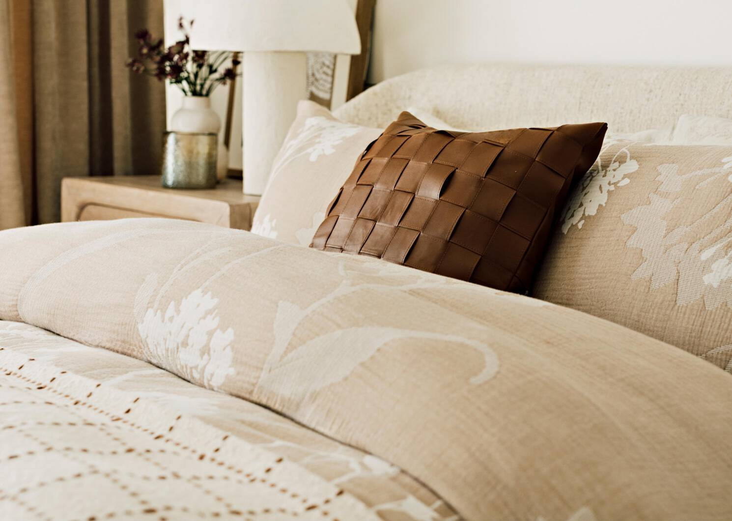 Orel Botanical Duvet Set Queen Latte