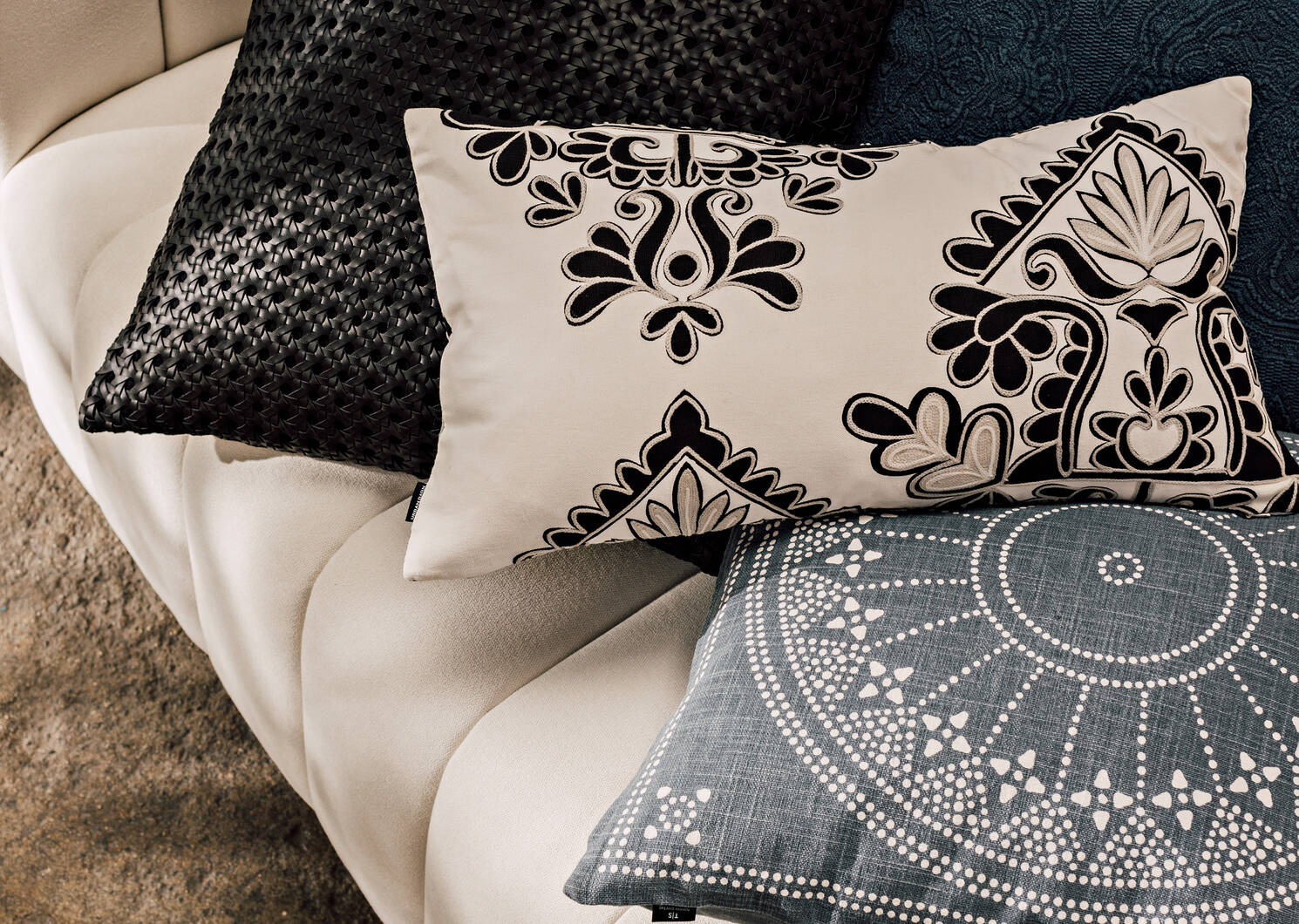 Coussin Tommy X UB 20x20 noir