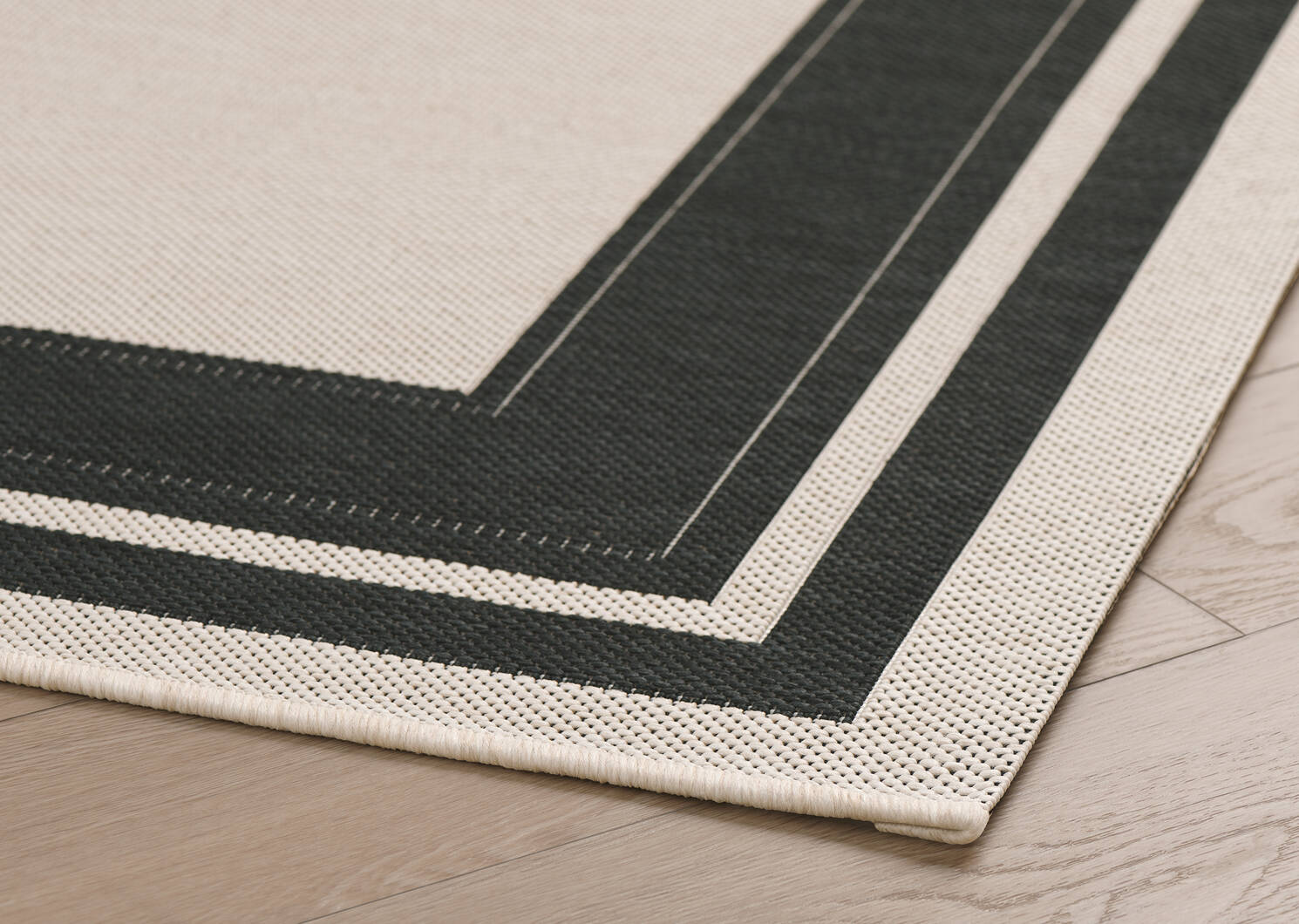 Balos Outdoor Rug 79x114 Natural/Black