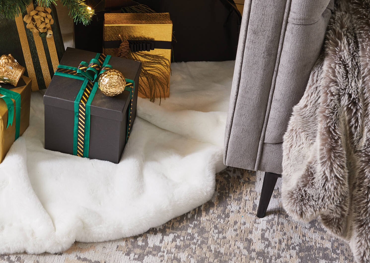 Flora Faux Fur Tree Skirt White