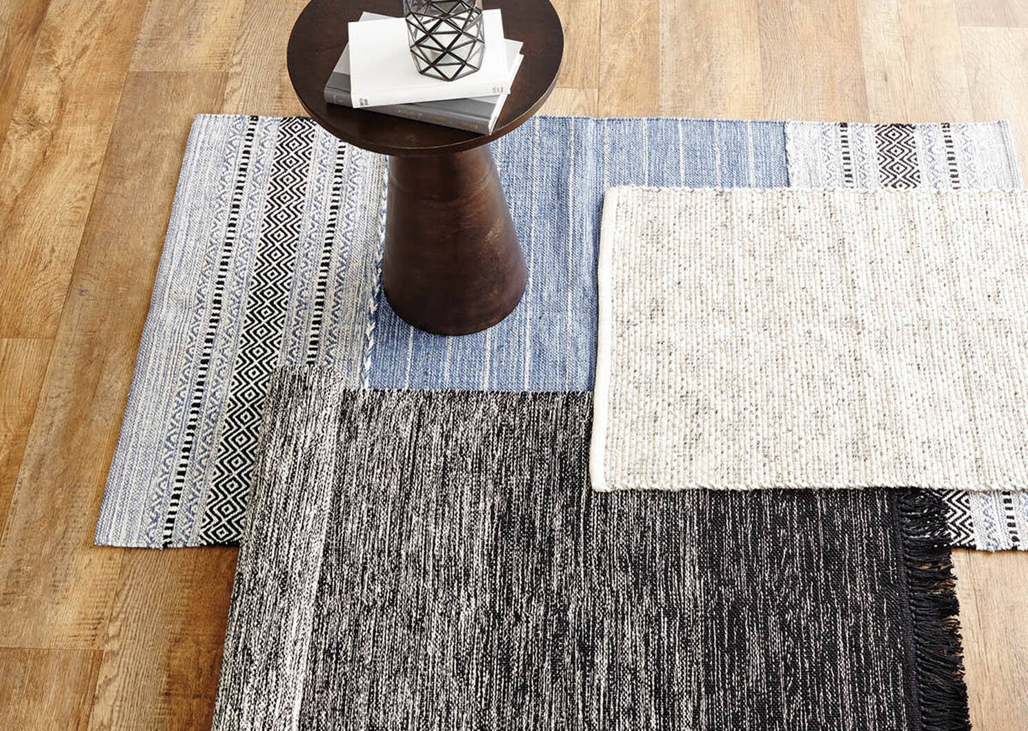 Ari Accent Rug - Blue