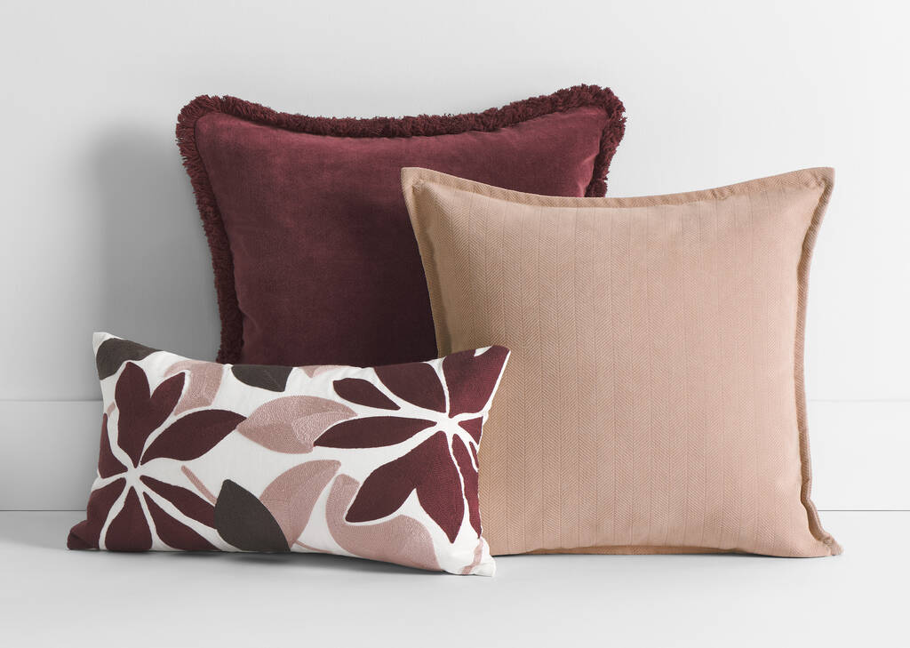 Bordeaux Pillow Set