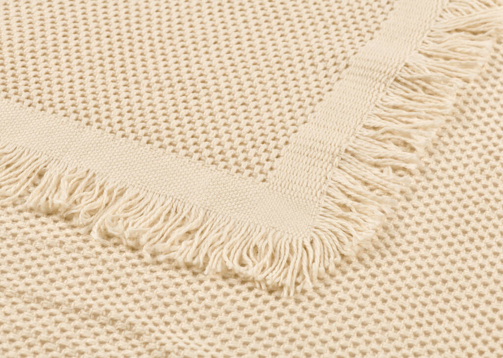 Holmes Throw Sand