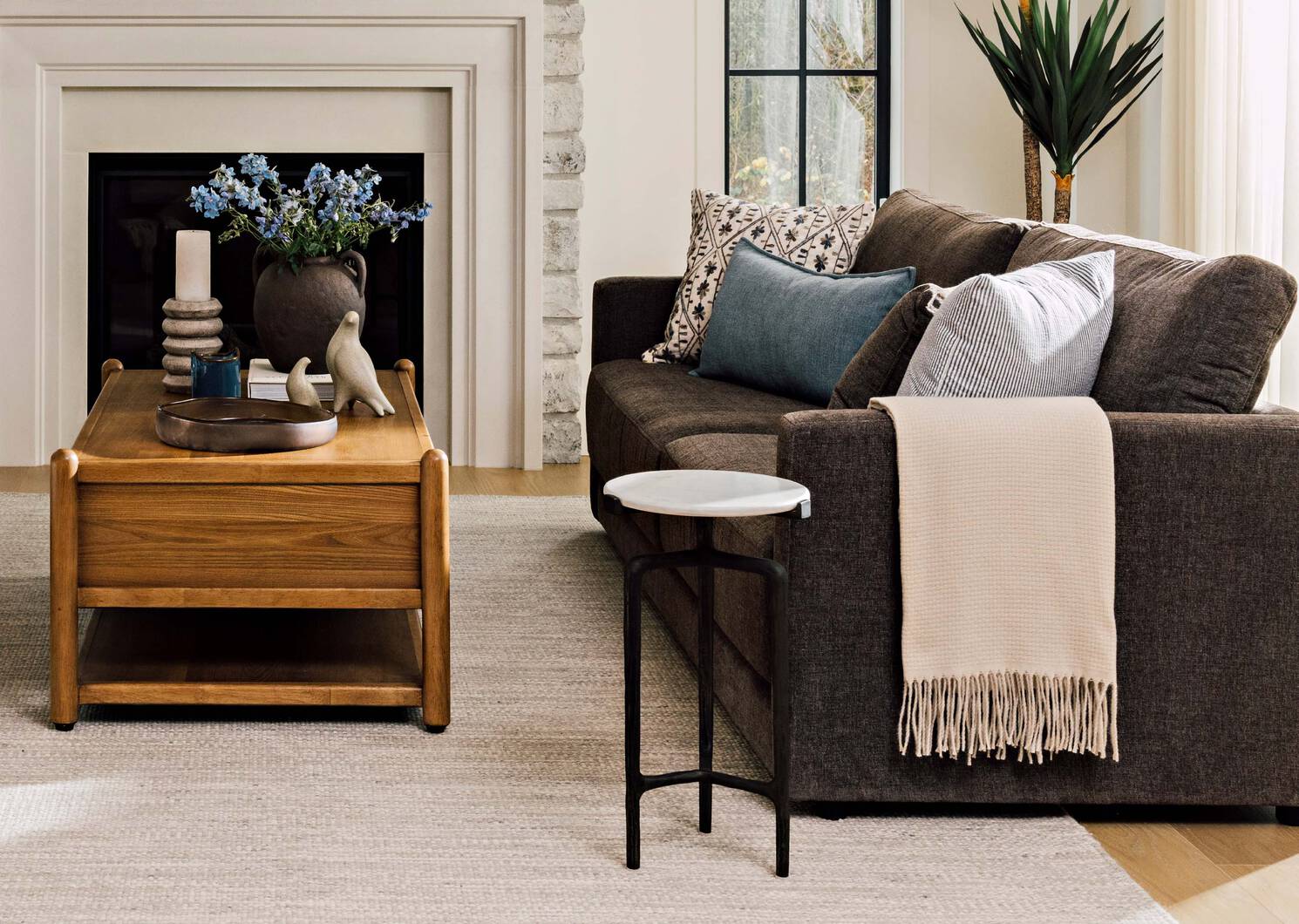 Rorik Accent Table -Bronze