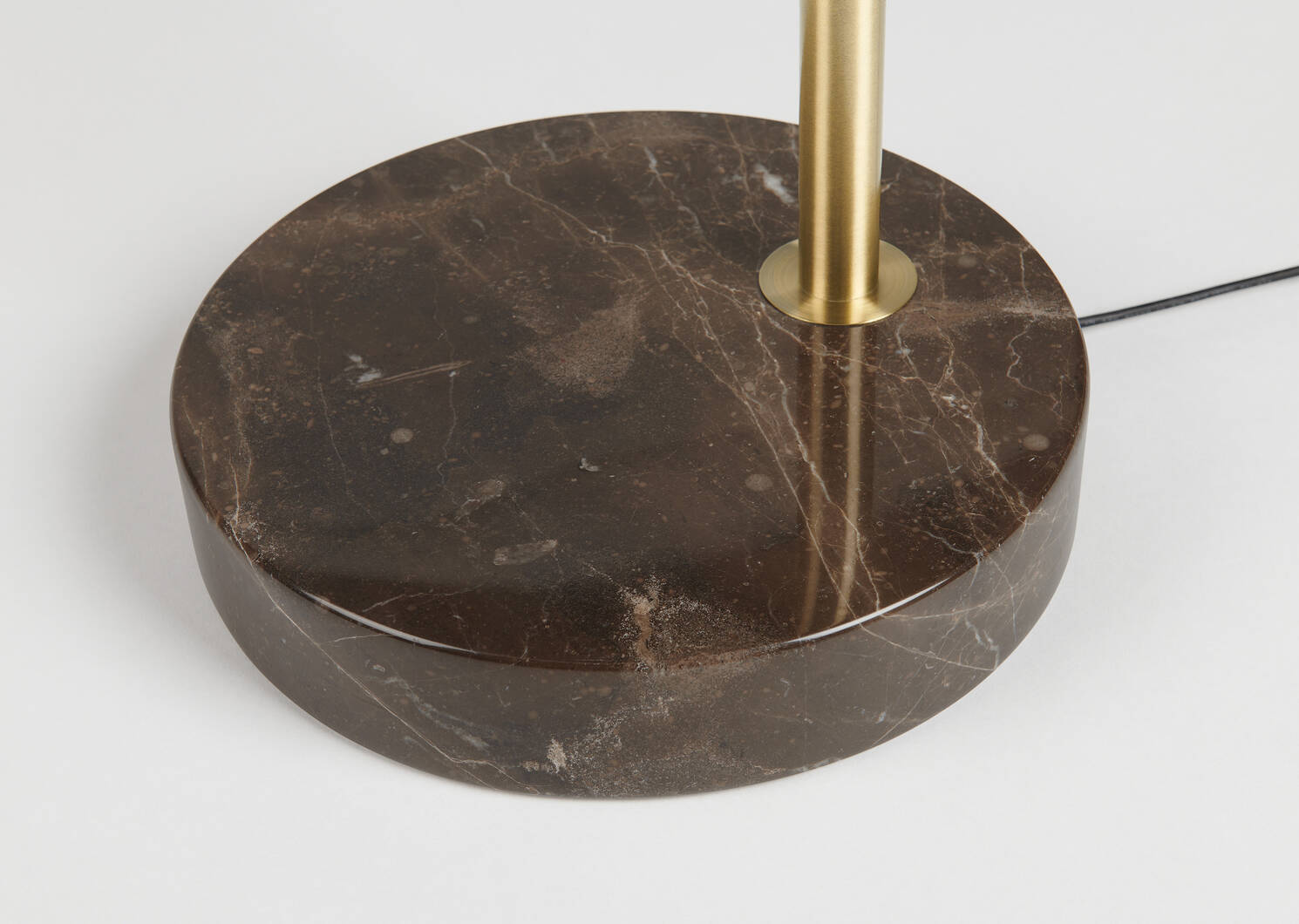Lampe sur pied en arc DEL Mina