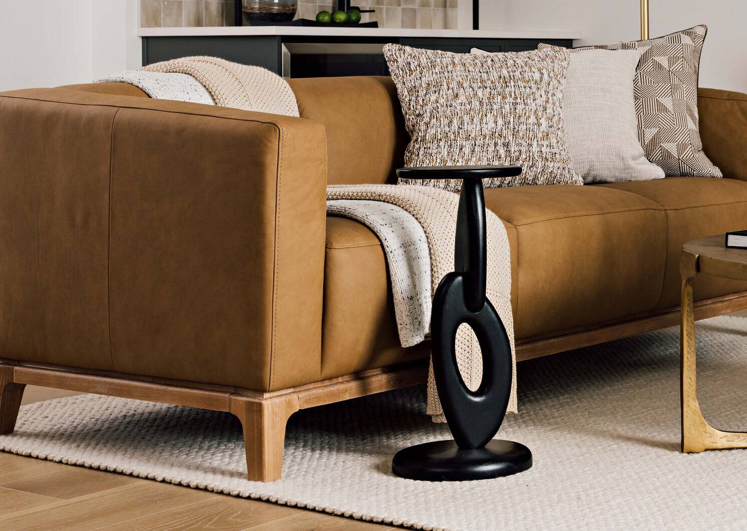 Nicholine Throw Sand