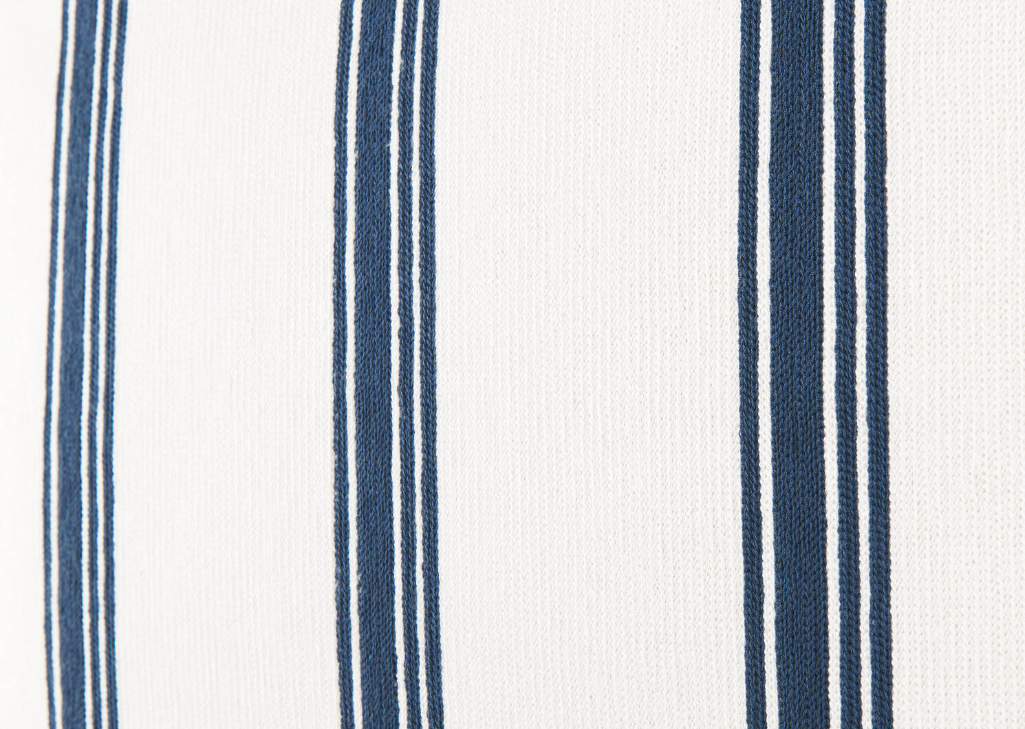 Sven Pillow 20x20 Ivory/Navy