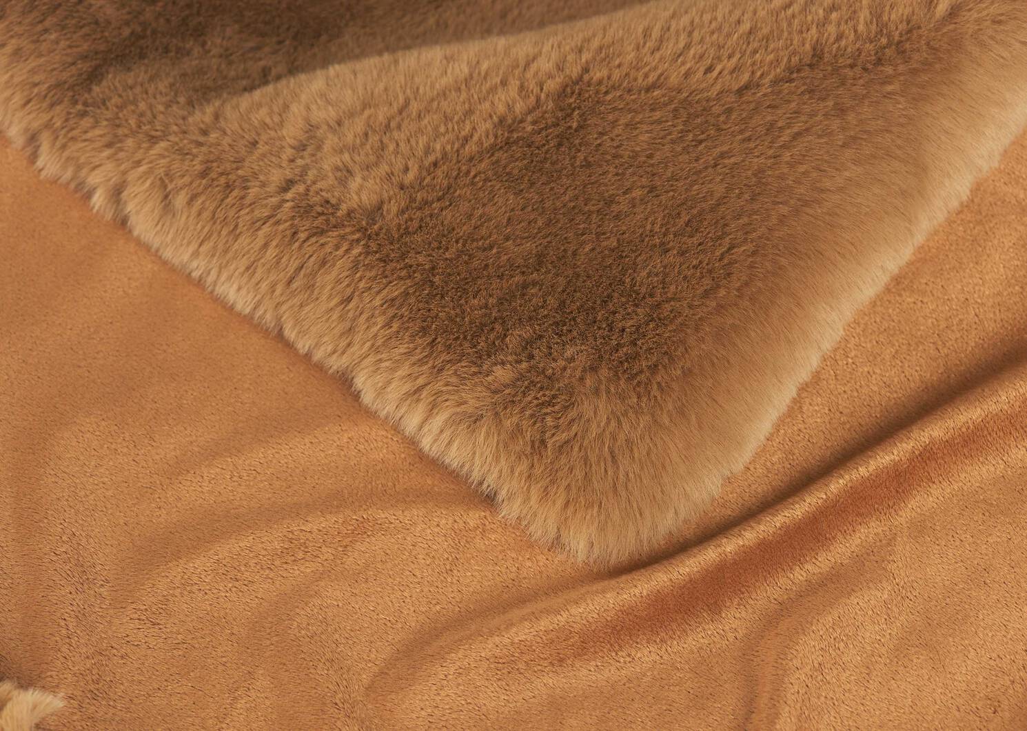 Jeté en fausse fourrure Flora caramel