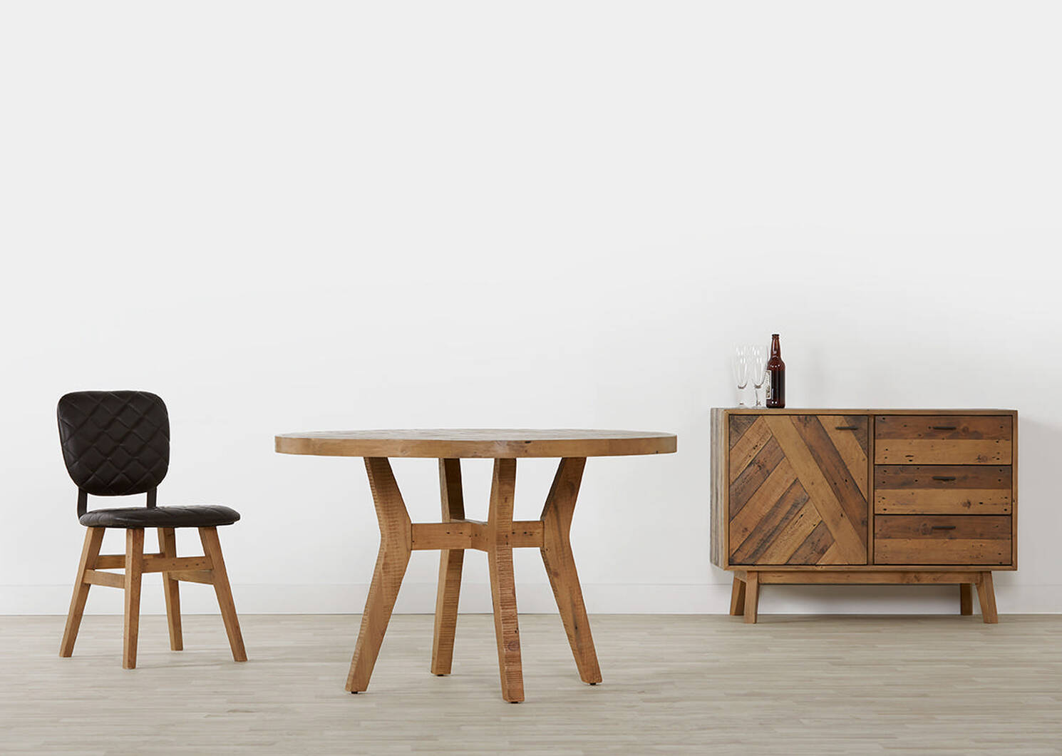 Sawyer Dining Table RND -Thompson Pine