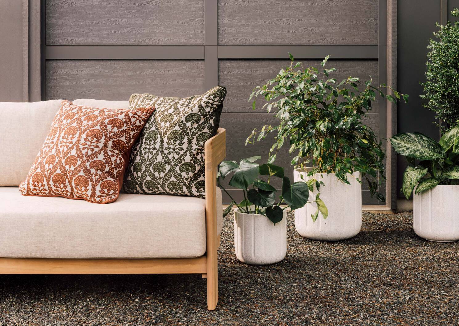 Madura Outdoor Pillow 21x21 Rust