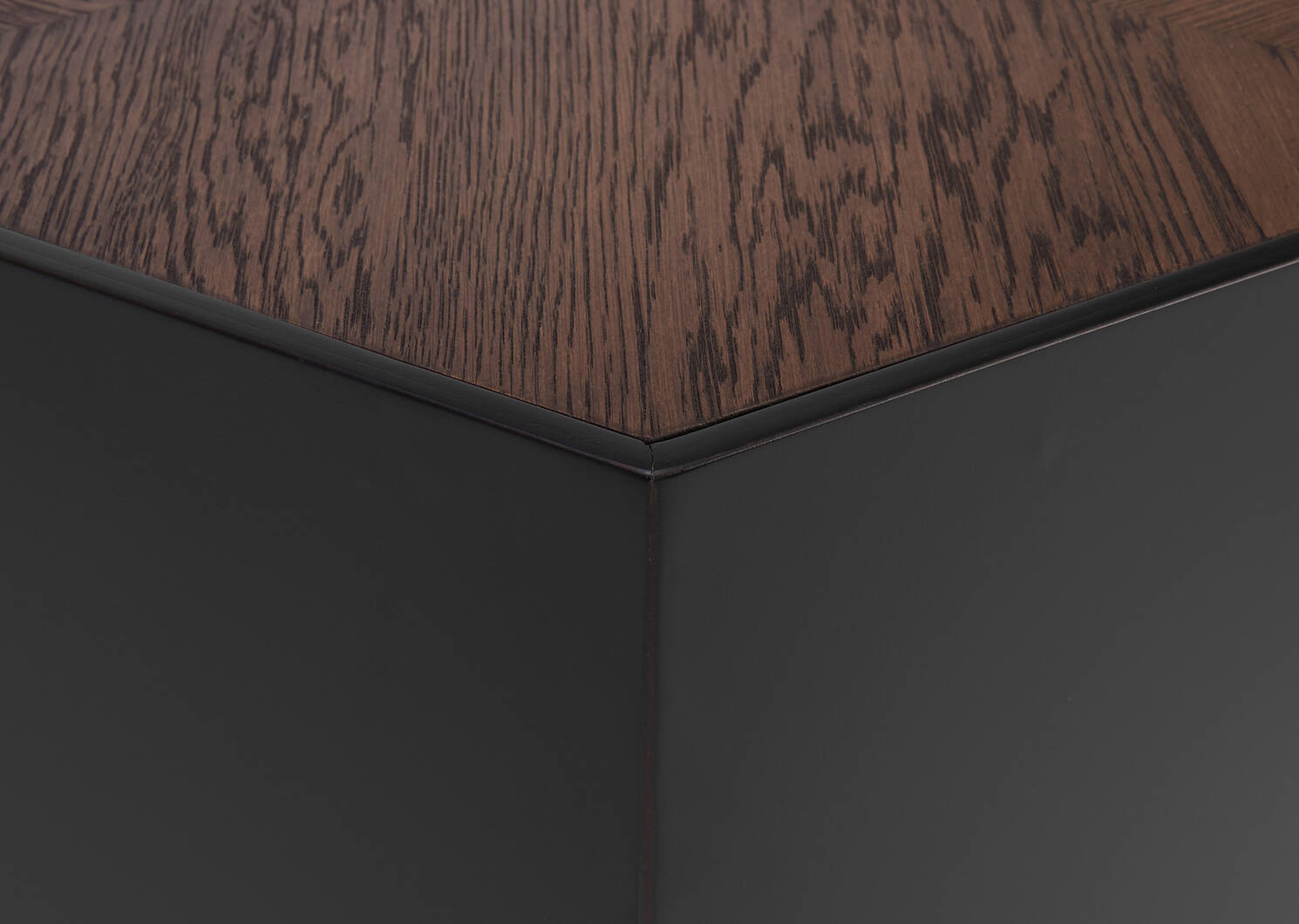 Central Accent Table 22 -Warren Black