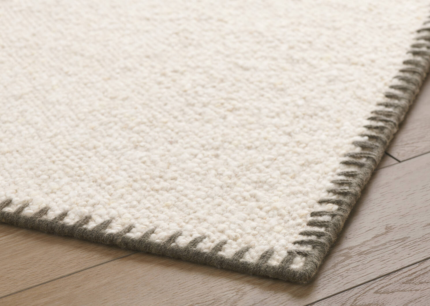 Tapis en laine Layton ivoire/gris