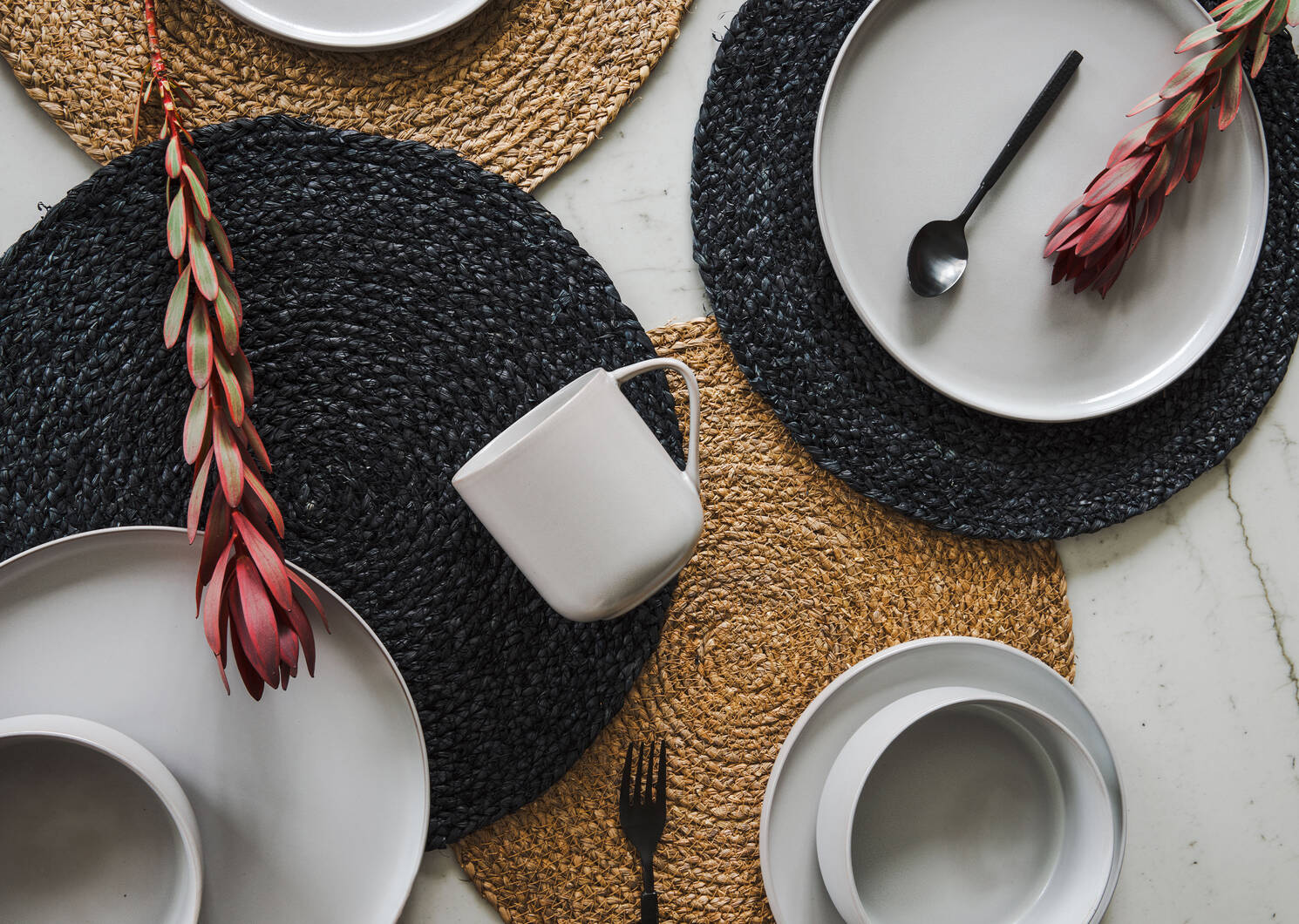 Sai Round Placemat Black