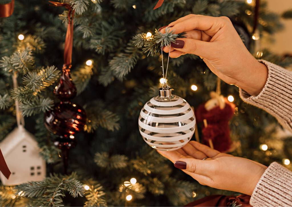 Hearth Home LED Ornament Short