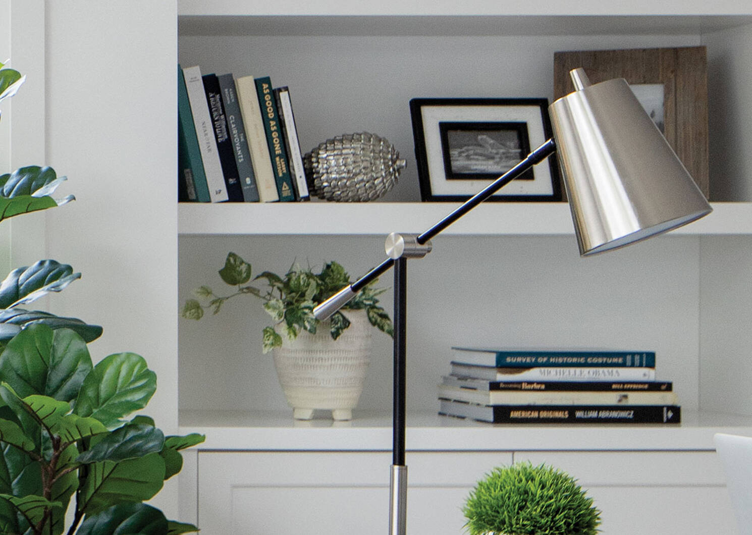 Drexel Charging Desk Lamp