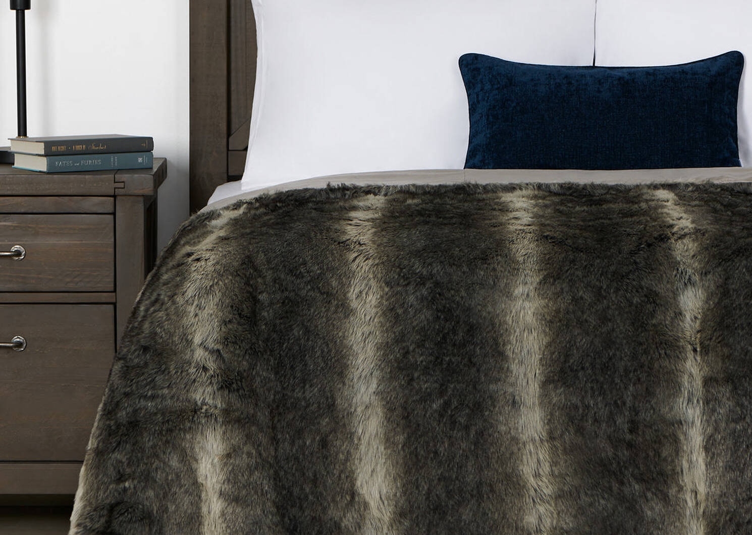 Fauna Faux Fur Bedspread Queen Grey W