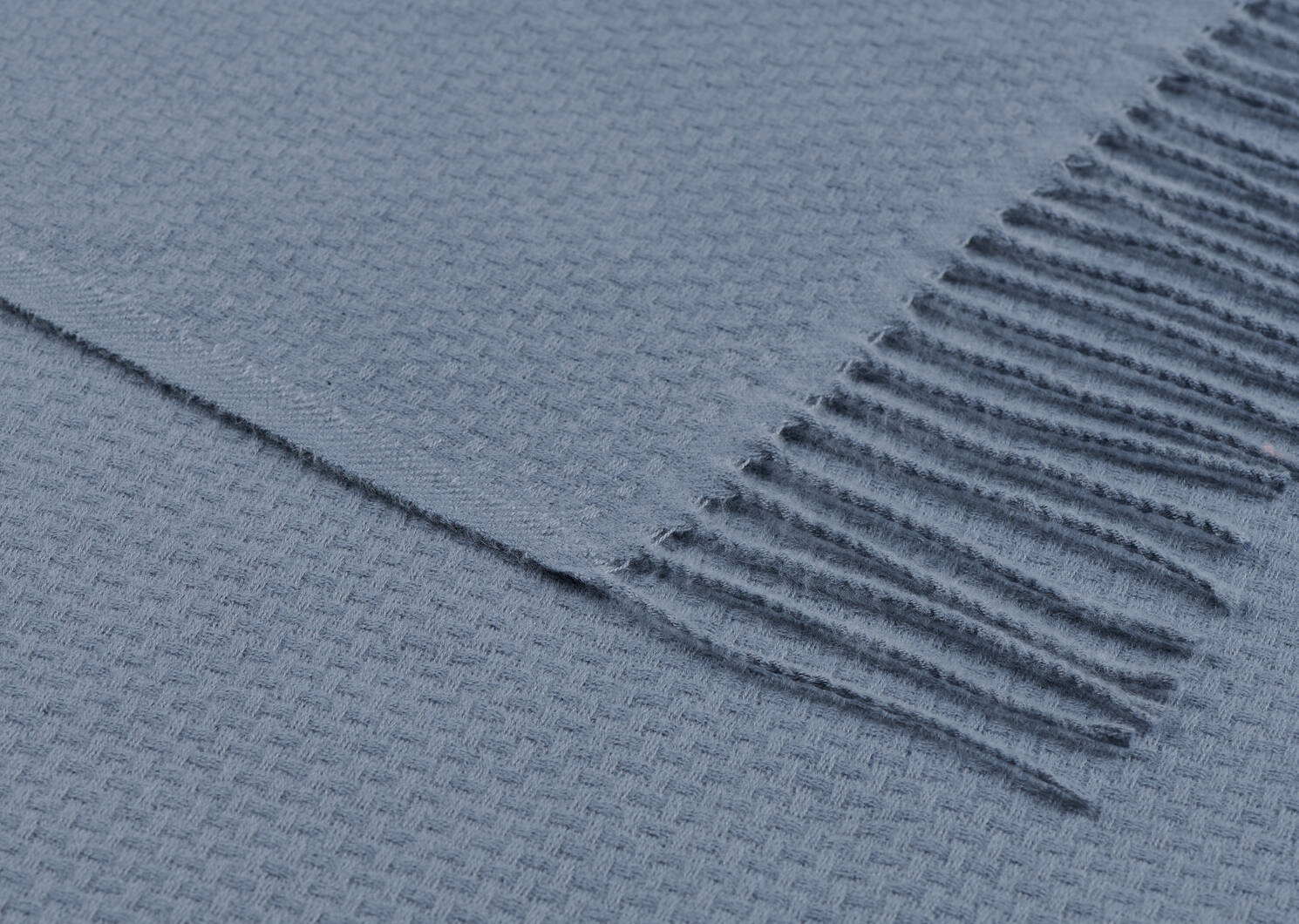 Vaughn Throw Sea Blue