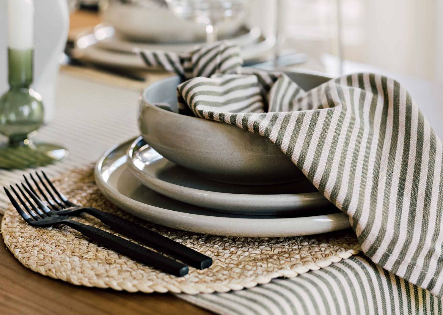 Simi Oval Placemat Natural