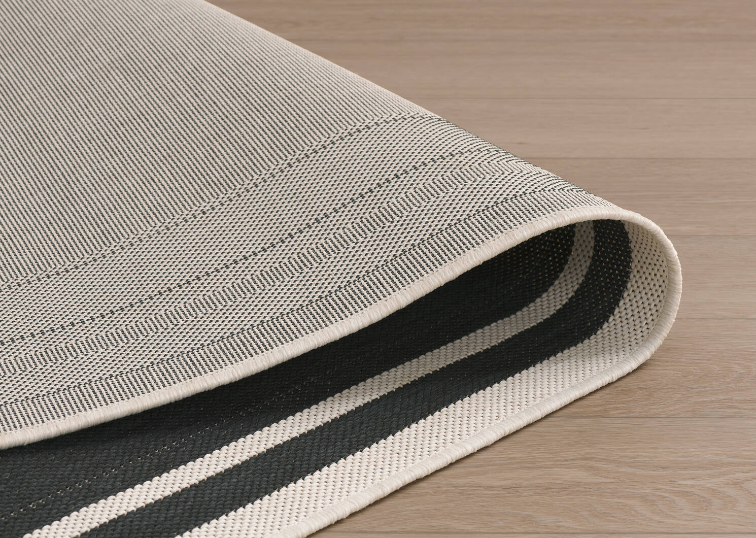 Balos Outdoor Rug 79x114 Natural/Black