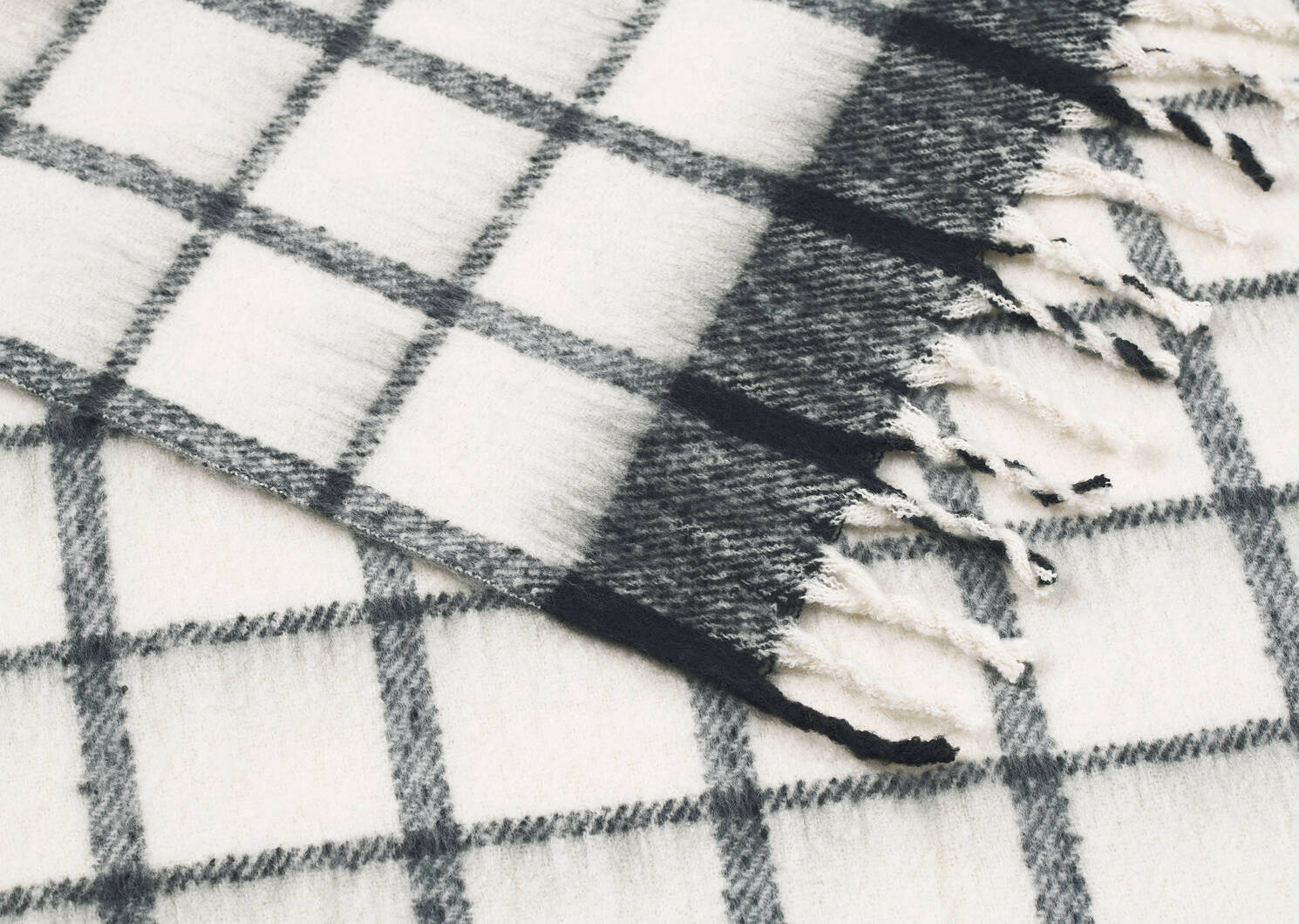 Remi Windowpane Plaid Throw Ivory/Bla
