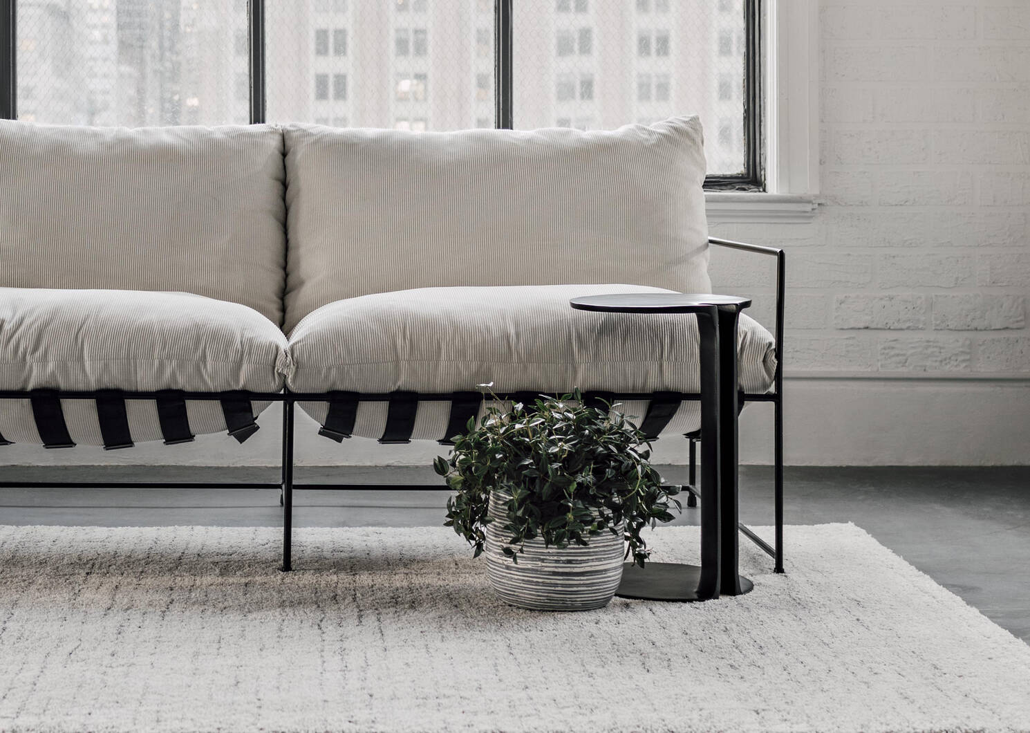 Mondo Sofa -Sorrento Vanilla